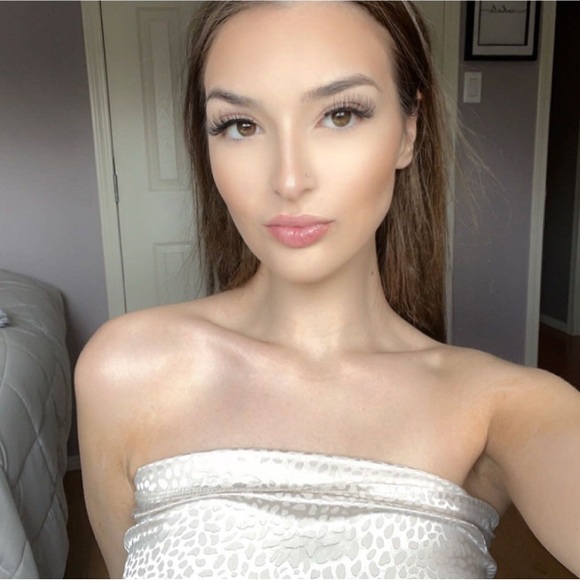 Meet your Posher, Cristina - Picture 1 of 1